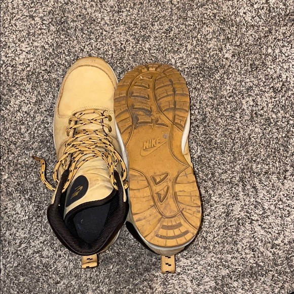 Men’s size 9 Manoa boots. - Picture 5 of 6